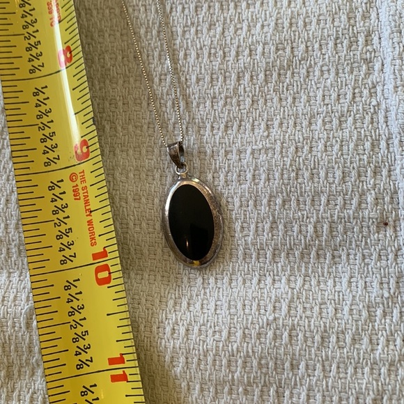 Sterling silver necklace with black agate and sterling silver charm - Picture 4 of 6